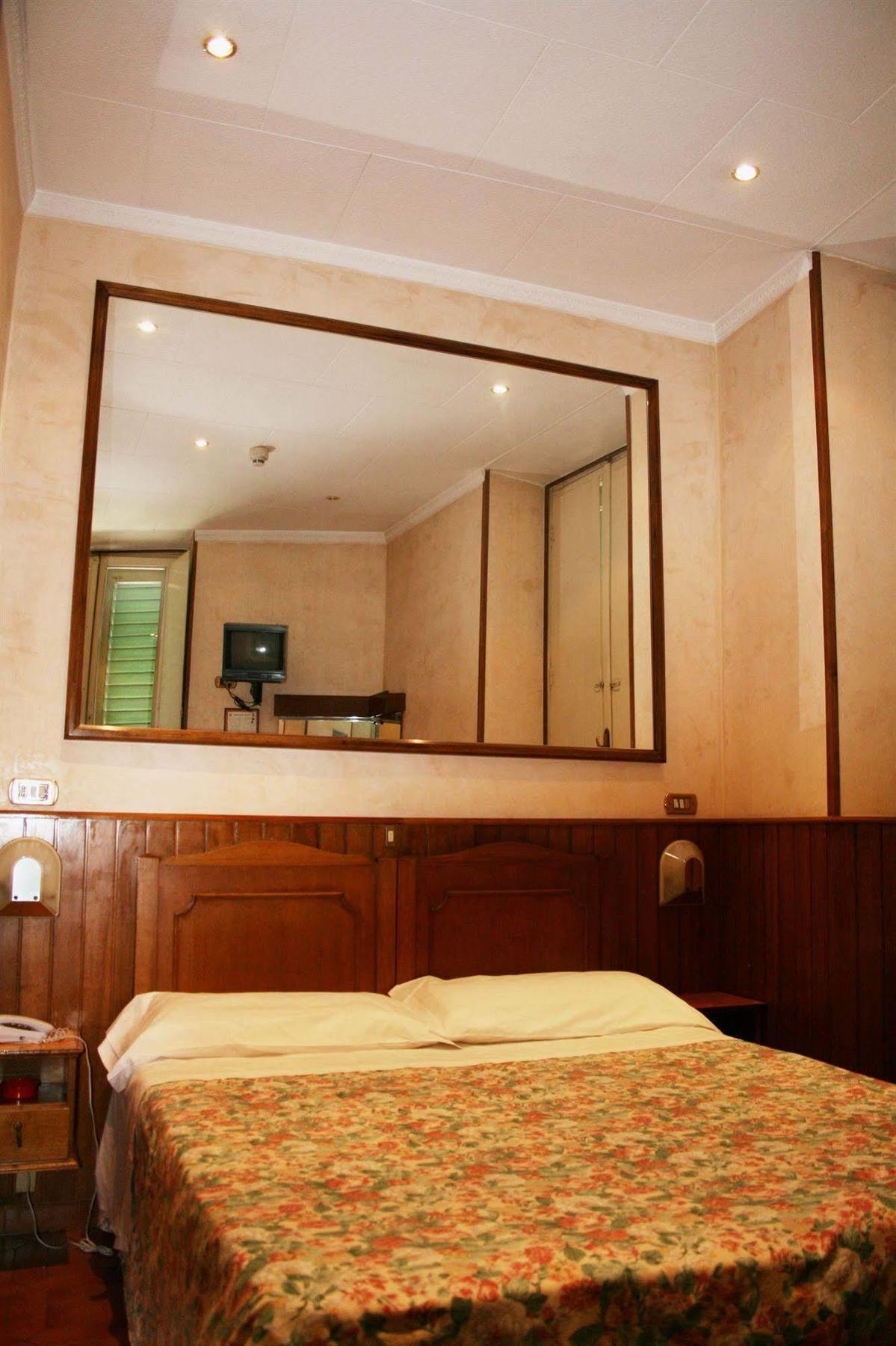 Hotel Lorena Florenz Exterior foto